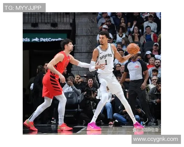 2015年马刺与开拓者激战回顾精彩瞬间与赛场传奇对决分析