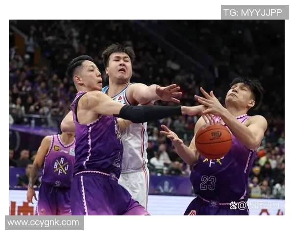 2014年CBA季后赛北京队与新疆队激战回顾及精彩瞬间分析