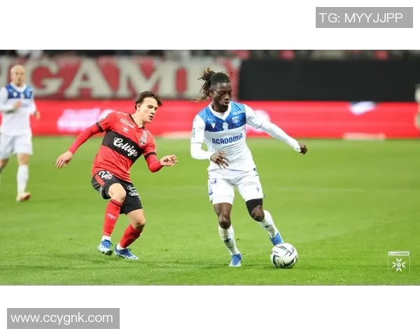 梅赫伦主场迎战布鲁日期待精彩对决双方争夺胜利的激烈较量