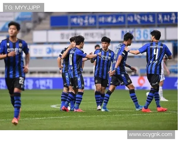 水原三星迎战强敌期待精彩对决展现足球魅力与团队精神 水原三星迎战强敌期待精彩对决展现足球魅力与团队精神