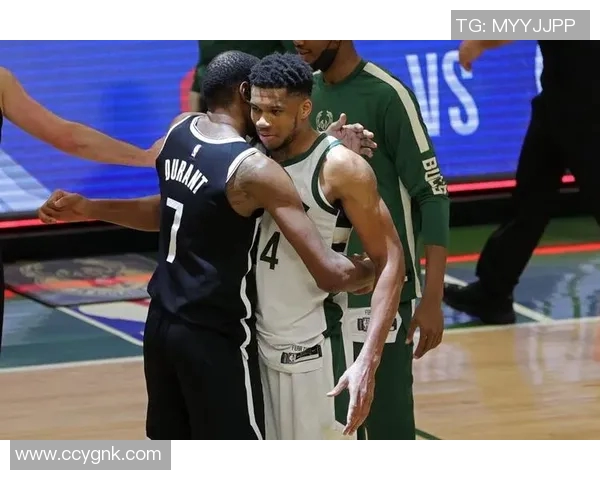 杜兰特与字母哥巅峰对决谁能在赛场上笑到最后