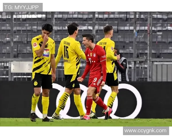 莱万回归德甲对阵拜仁引发球迷愤怒声讨称其忘恩负义